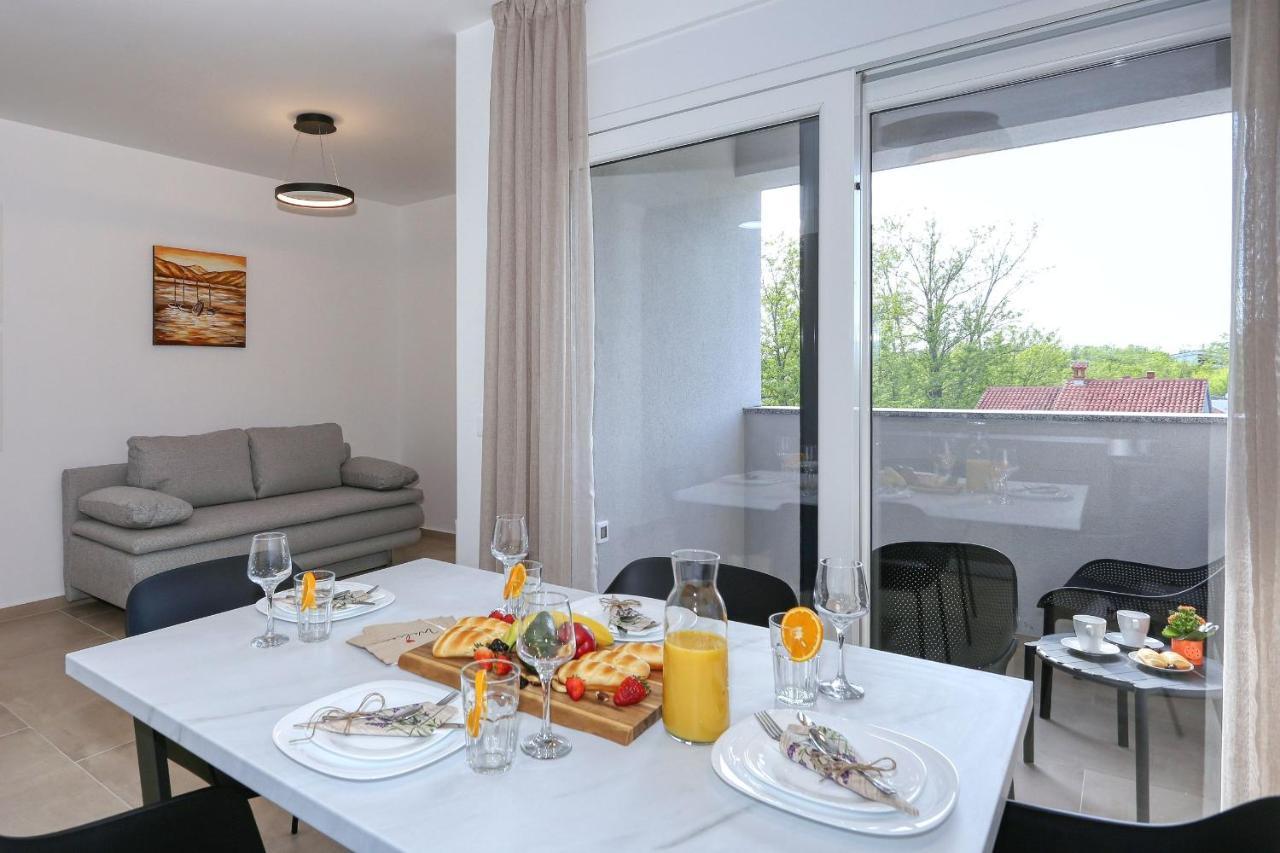 Apartments Bonaca With Jacuzzi 프리블라카 외부 사진