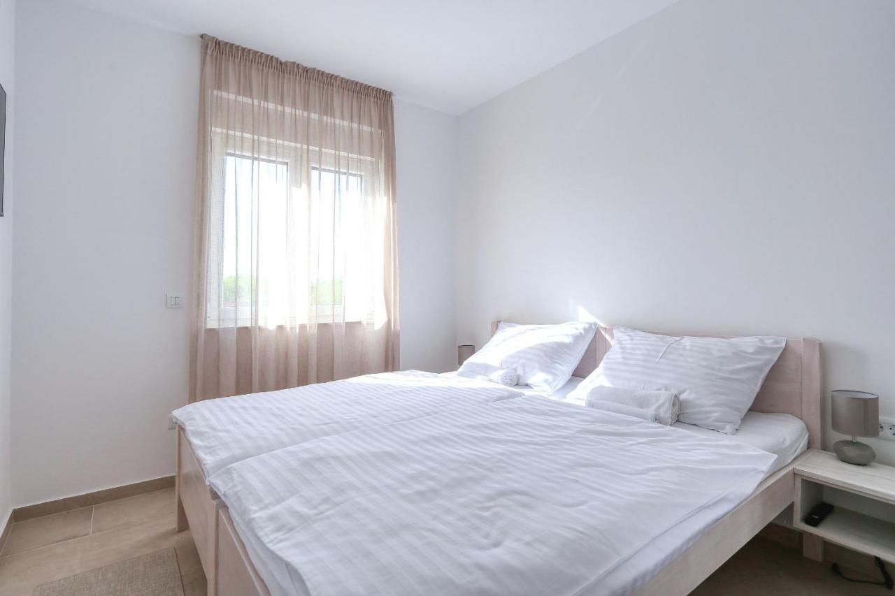 Apartments Bonaca With Jacuzzi 프리블라카 외부 사진